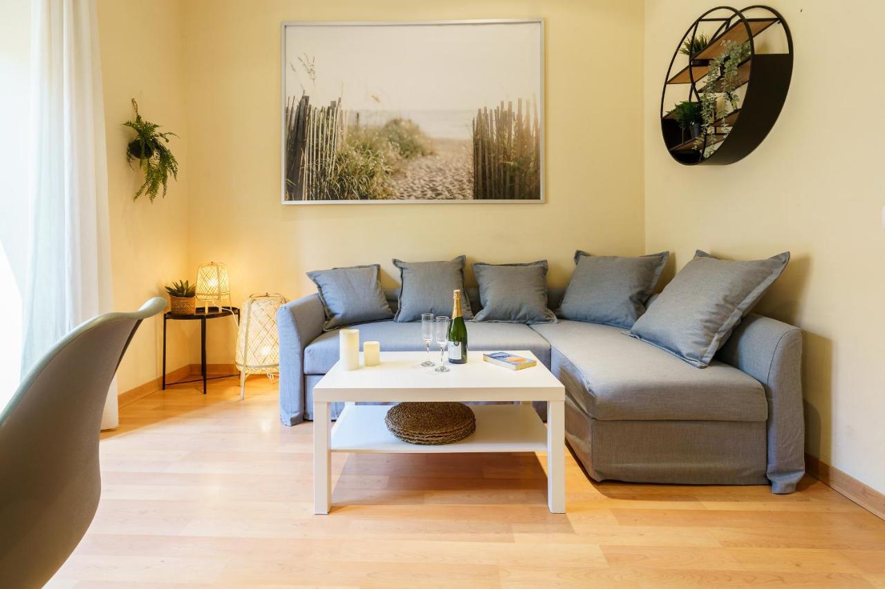 Bright Two-Bedroom Apartment In The Historic Center Малага Экстерьер фото