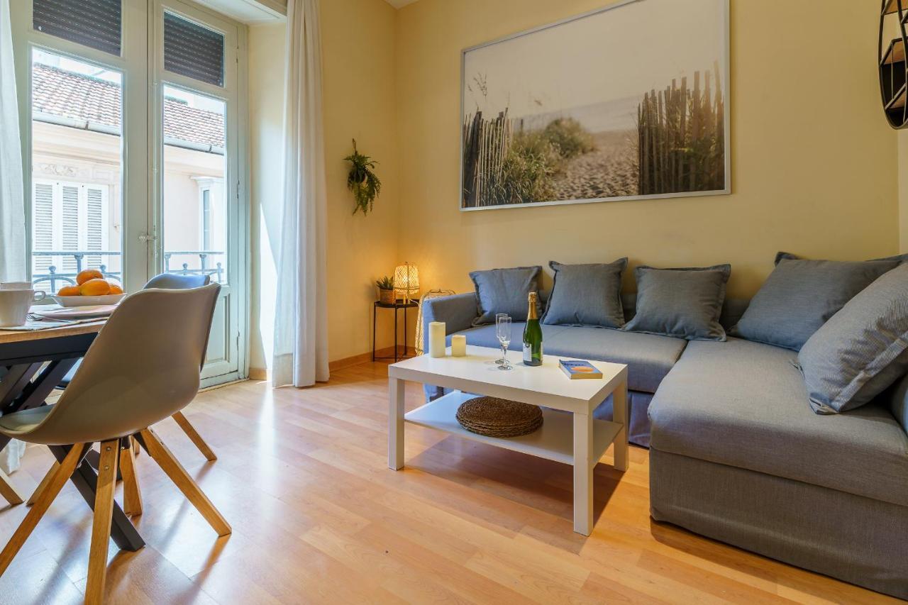 Bright Two-Bedroom Apartment In The Historic Center Малага Экстерьер фото