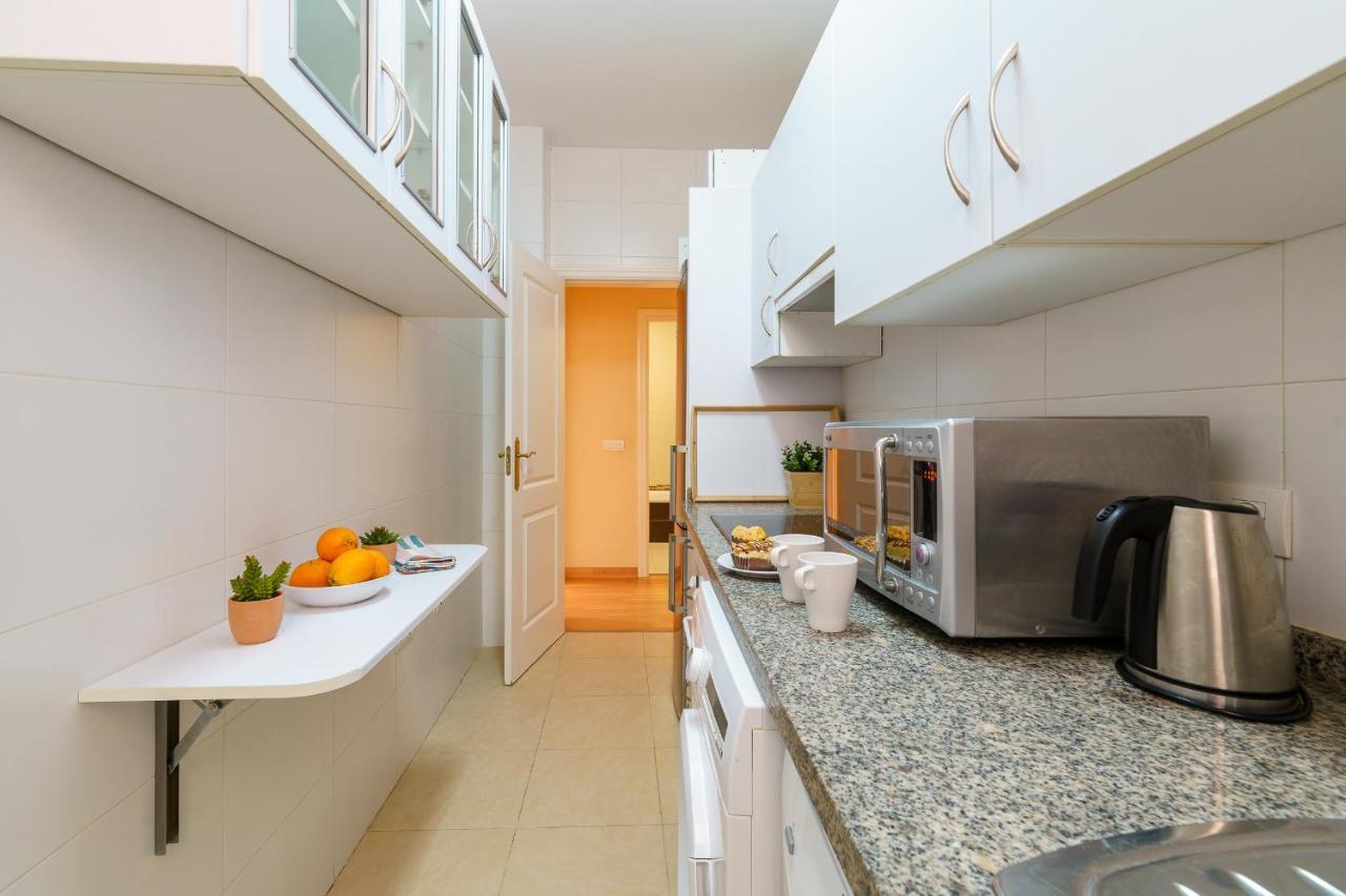 Bright Two-Bedroom Apartment In The Historic Center Малага Экстерьер фото